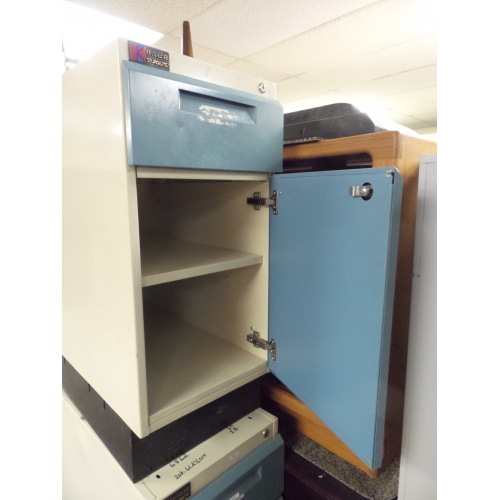 Kewaunee Sturdilite 1 Door Storage Pedestal Work Bench Base Allsold